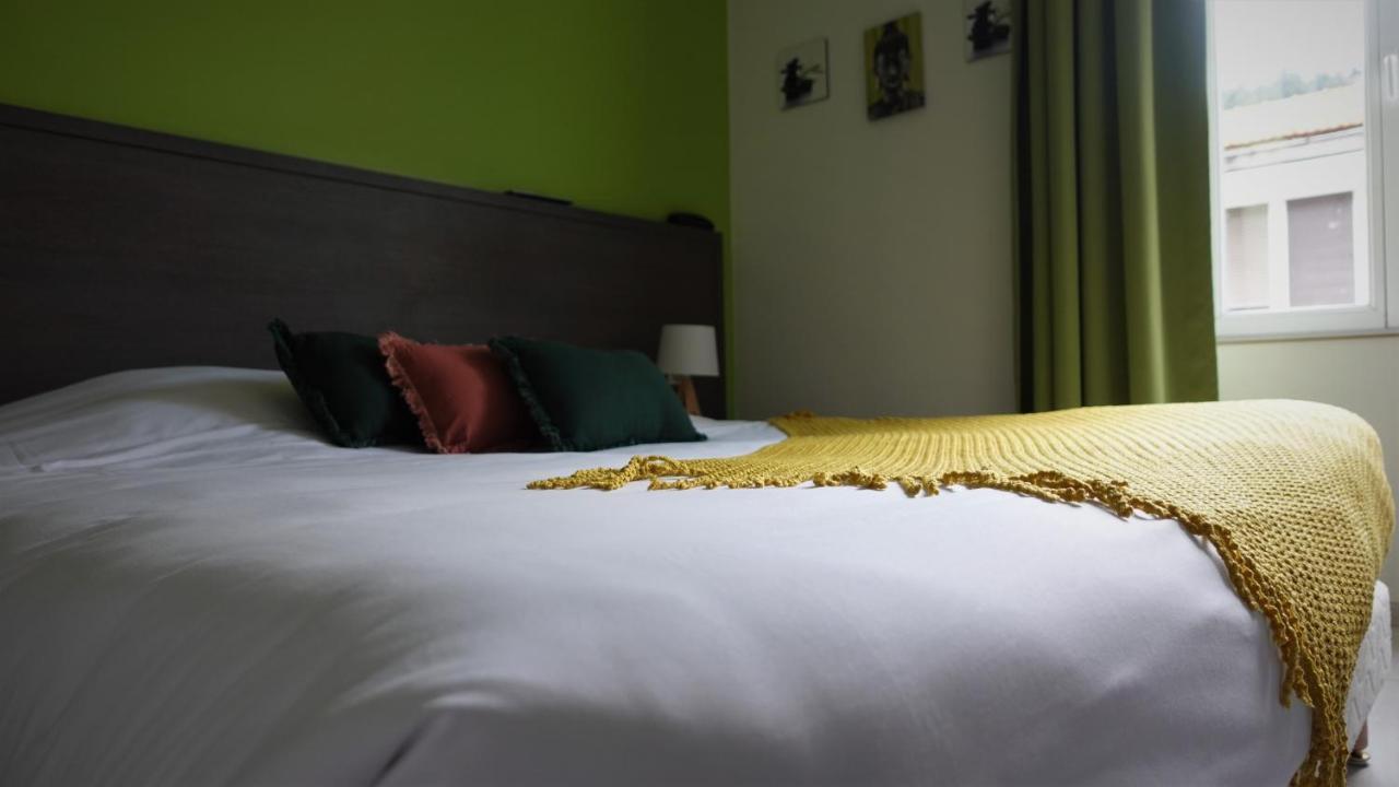 Hotel-Restaurant Des Voyageurs Le Cheylard Ngoại thất bức ảnh