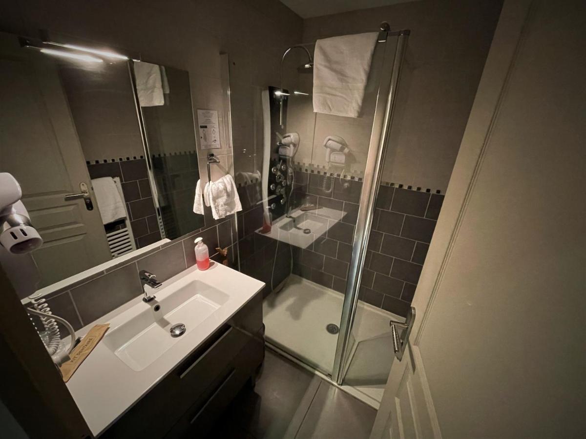 Hotel-Restaurant Des Voyageurs Le Cheylard Ngoại thất bức ảnh